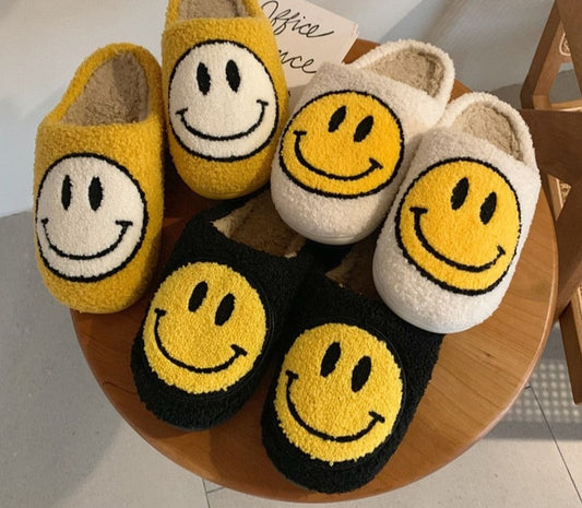 Cute Smile Pattern Fluffy Slippers